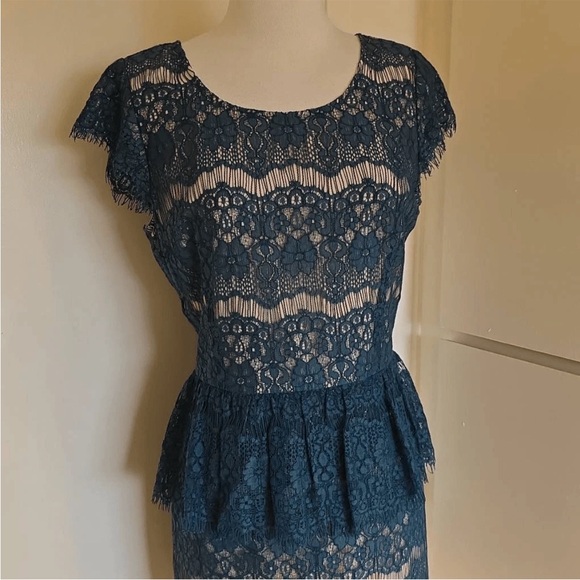 MAUVE Lace Sheath Tiered Elsa Peplum Dress Teal Emerald Anthropologie, Sz Small - Picture 5 of 7